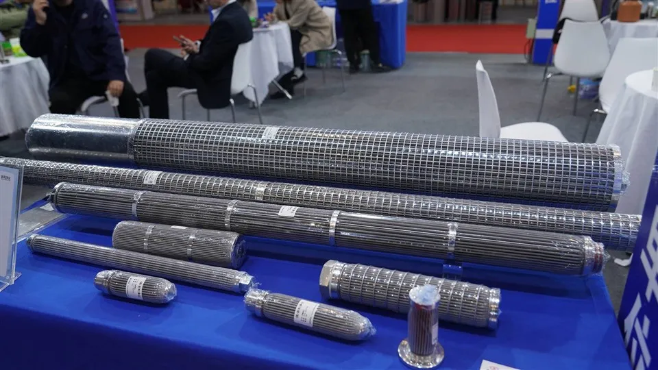 اپنی مرضی کے مطابق سائز 10 \\ "20 \\" 30 \\ "40 \\" سٹینلیس سٹیل سے بھرے فلٹر کارتوس آئل ہائیڈرولک فلٹر فائبر فلٹر میش