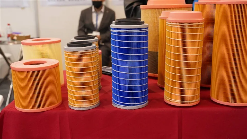 نئے آنے والے انجن کے پرزے اعلیٰ معیار کا سلور آئل فلٹر